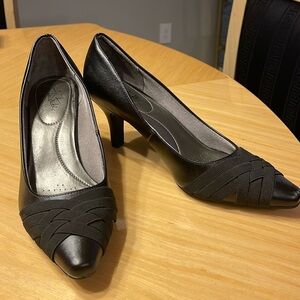 Life Stride Soft System Women’s Size 10 Black Heels / Pumps